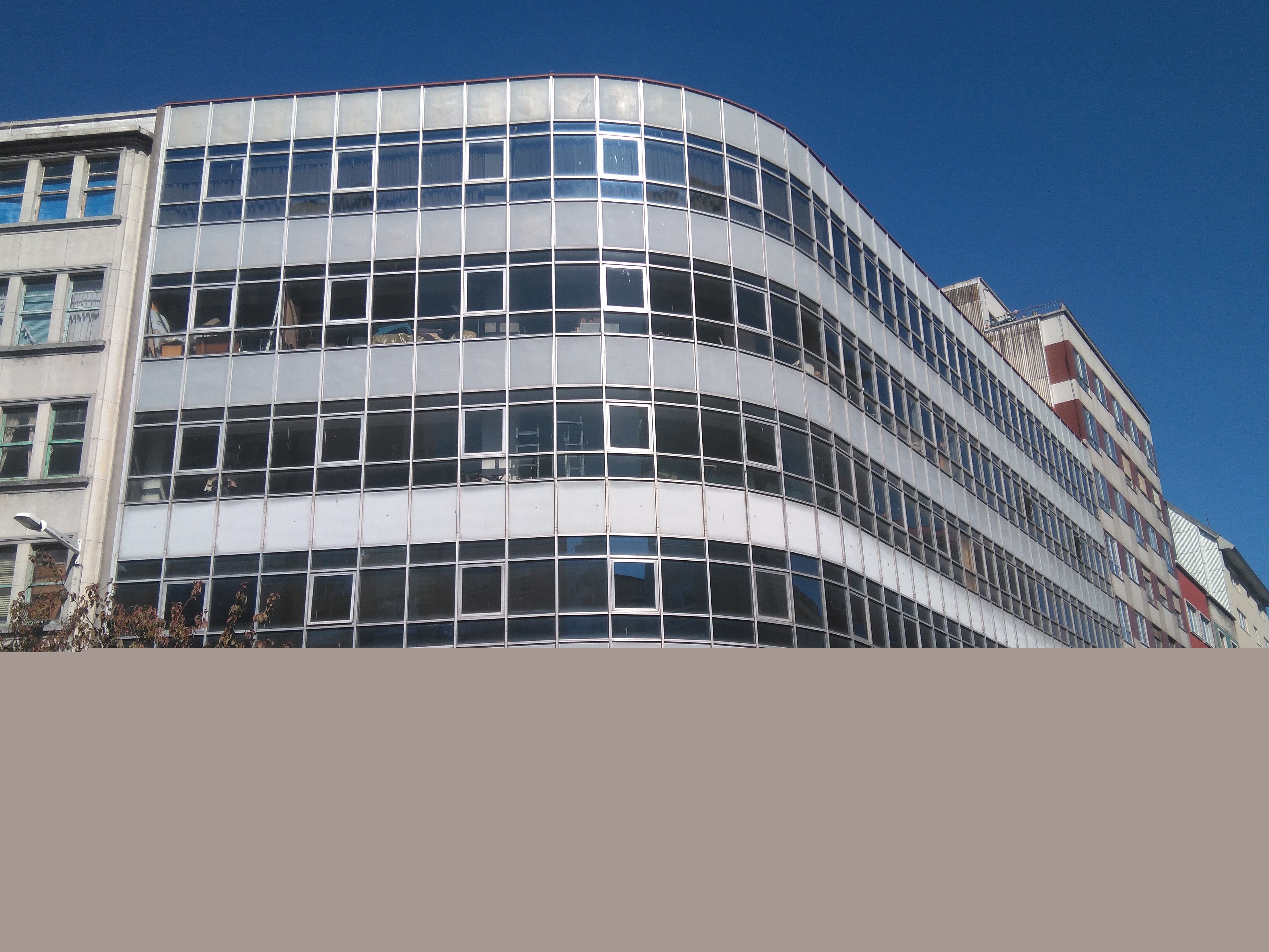 Ampliar: Edificio Citroen, Arquitecto Albalat 1962